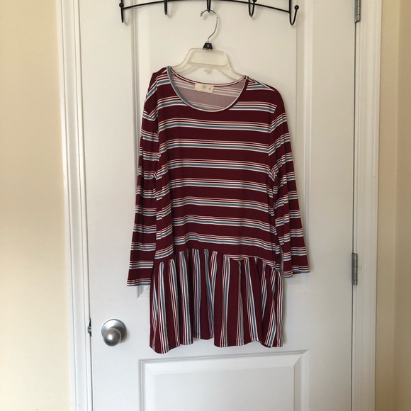Long sleeve burgundy ruffle top - Picture 1 of 2